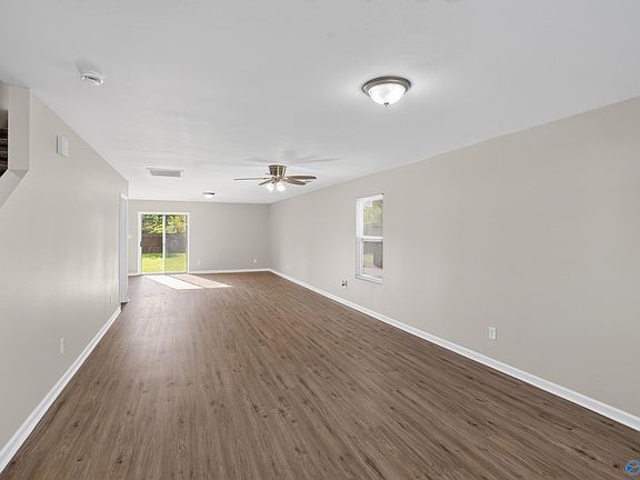 4th image of 127 Elmhurst Dr