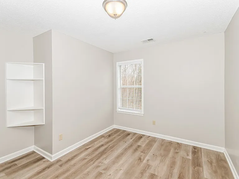 2236 Oak Hollow Ln — Photo 15