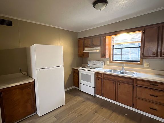 3rd image of 2306 Fasske St #3