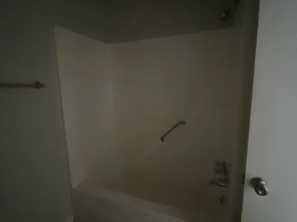 9136 E 85th St #9136, Kansas City, MO 64138