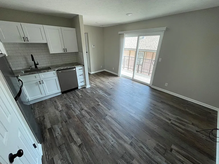 4618 Cooper Ave — Photo 3