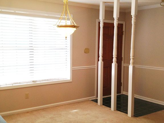 Entry & Dining Area