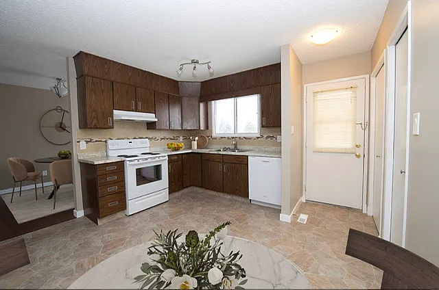 153 Woodvale Road West NW — Photo 21