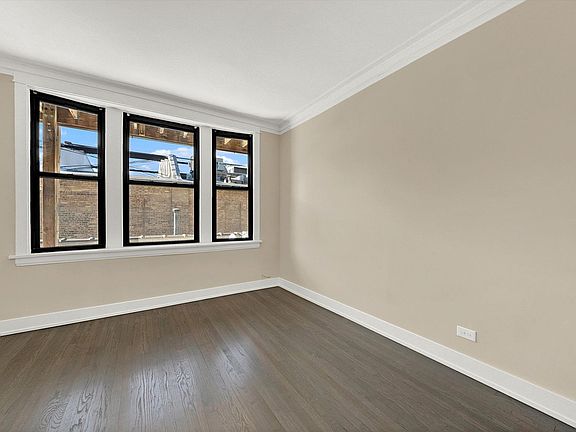 2nd image of 2638-50 N Milwaukee Ave #26422