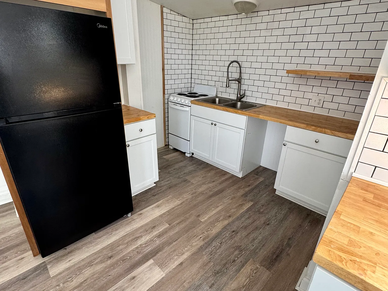 3 bed, 1300 sqft, $995 — Photo 3