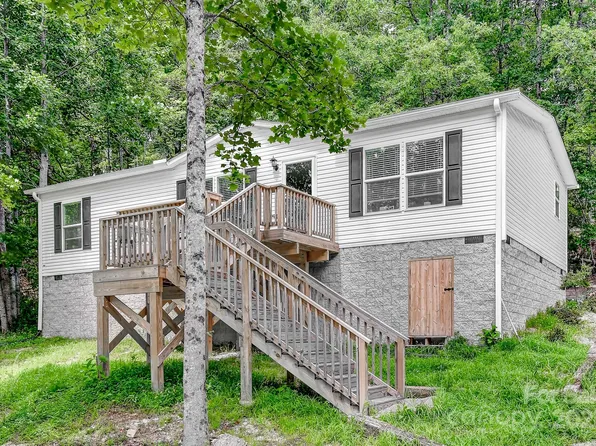 2941 Summer Rd, Hendersonville, NC 28792