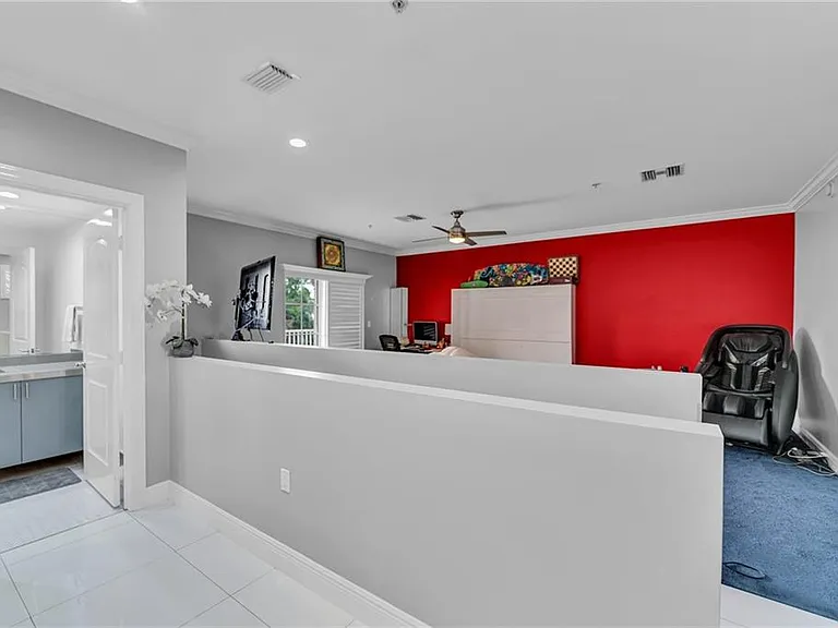2080 W 1st St — Photo 15