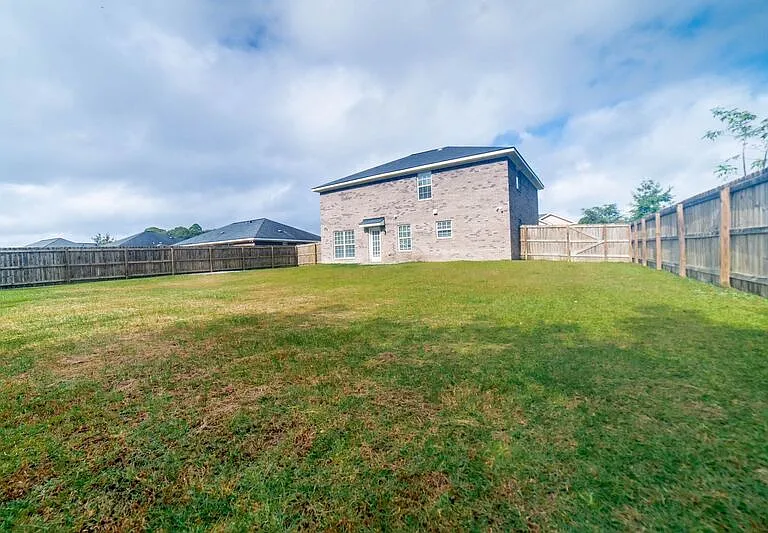 211 Augusta Way — Photo 44