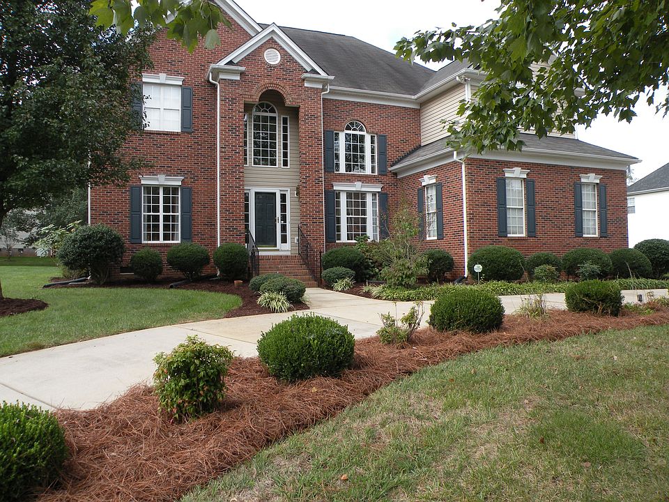 1st image of 224 Castles Gate Dr