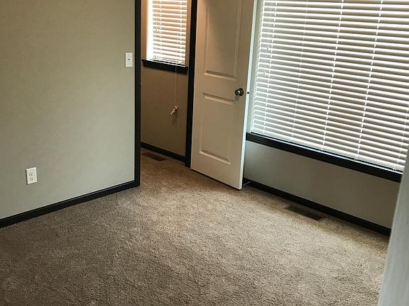 5th image of 35 Renee Ln #35