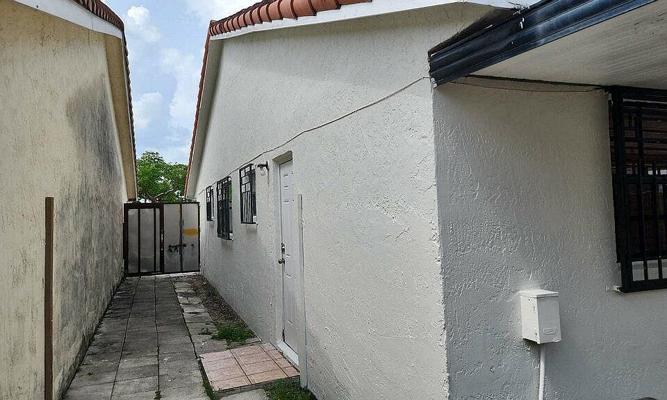 2nd image of 8892 NW 116th St