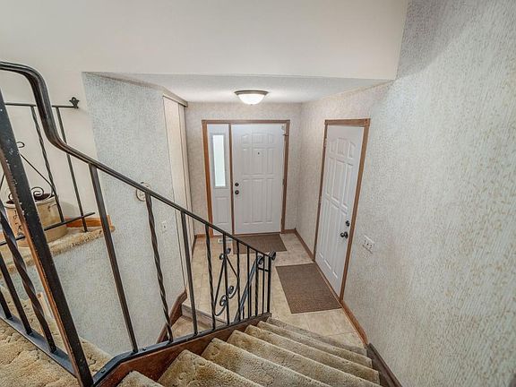 4th image of 7408 Candlewood Dr