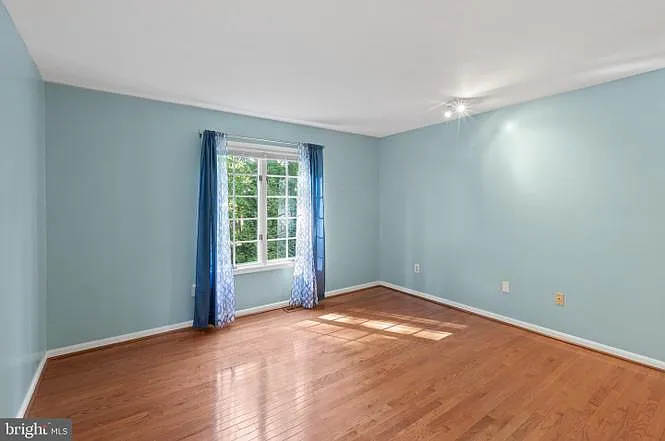 10652 Quarterstaff Rd — Photo 31