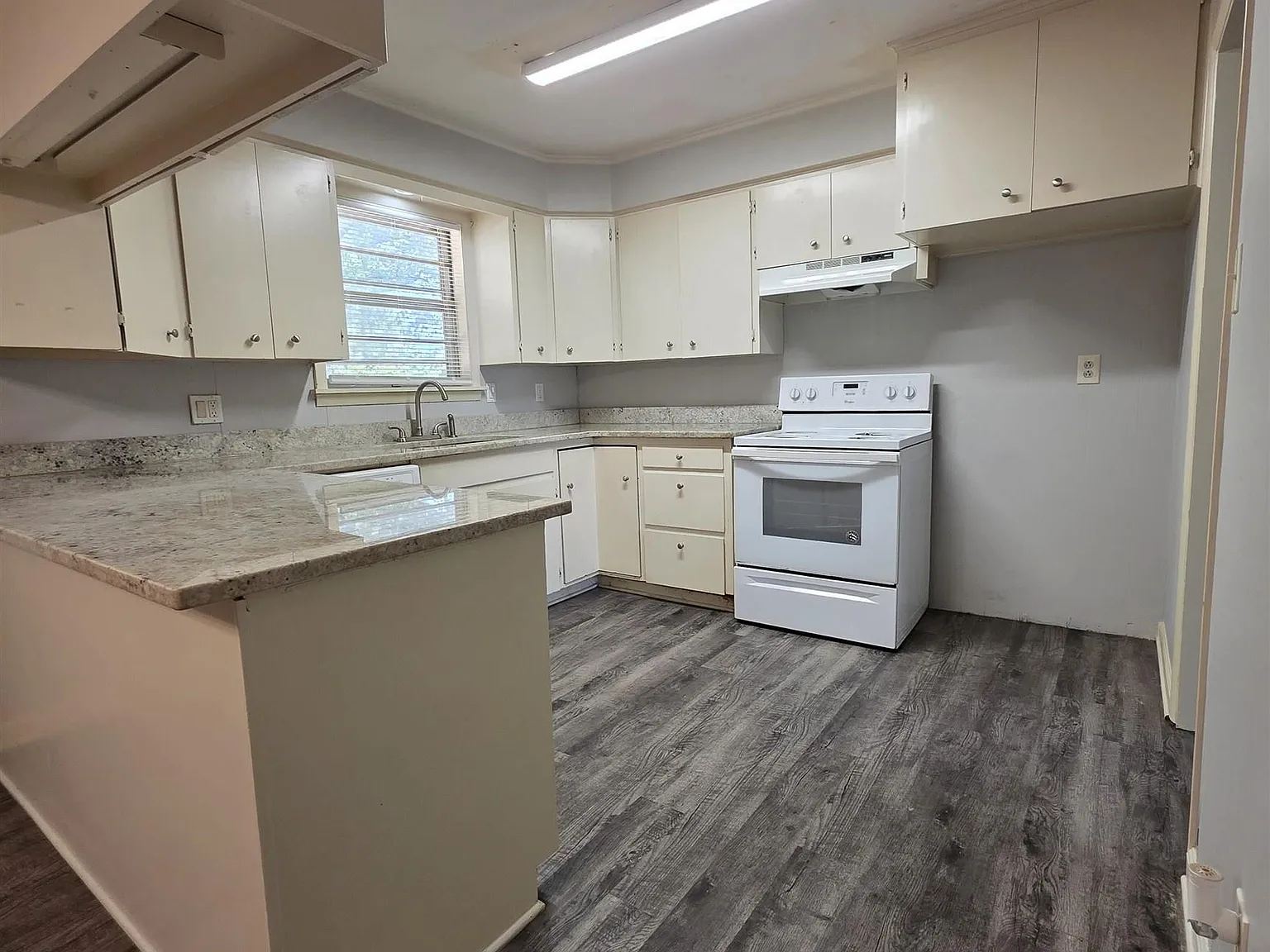 3 bed, 1.5 bath, 1431 sqft, $1,175 — Photo 4