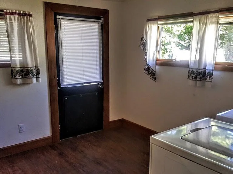 302 E 4th Ave #A — Photo 5
