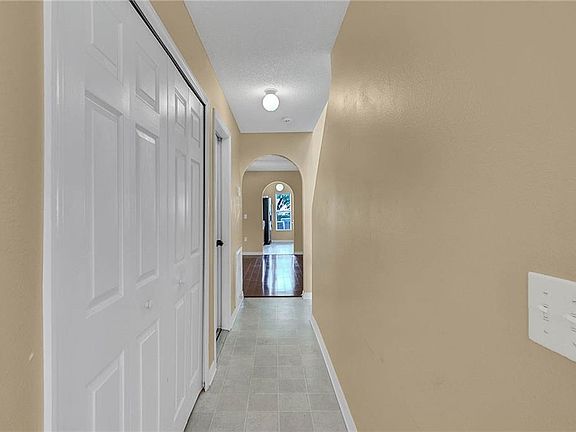 2nd image of 4614 Ashburn Square Dr