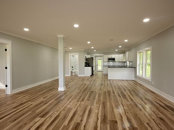 5th image of 456 Cole Rd