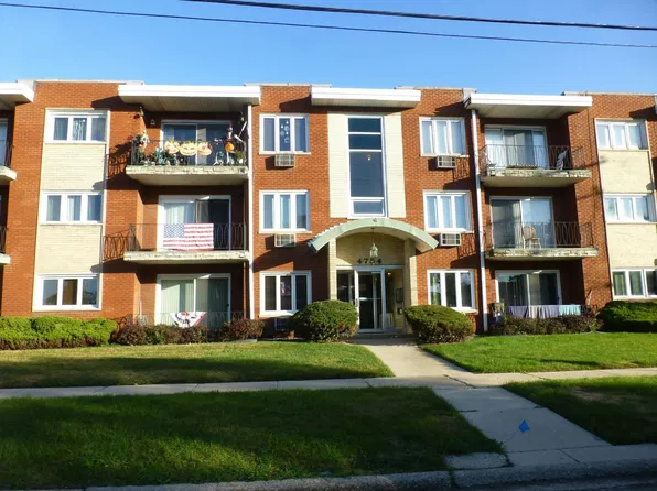 4750 W 101st St #3C, Oak Lawn, IL 60453
