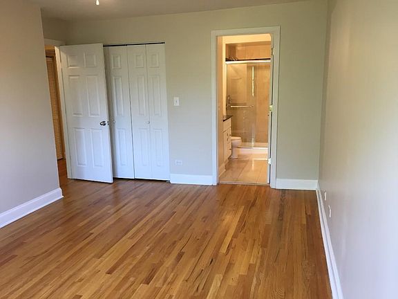 3rd image of 1629 W Sherwin Ave #P-5
