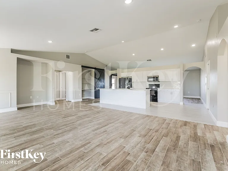 2519 NW 7th St — Photo 5