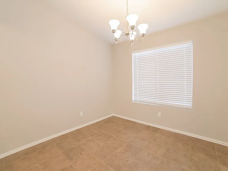12557 W Mandalay Ln — Photo 6