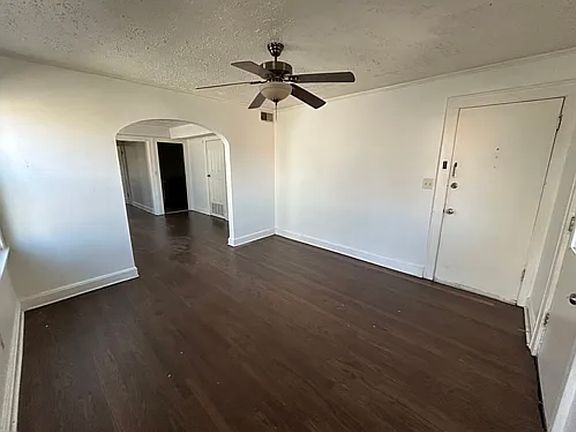 4th image of 4117 Charlotte St APT 1S