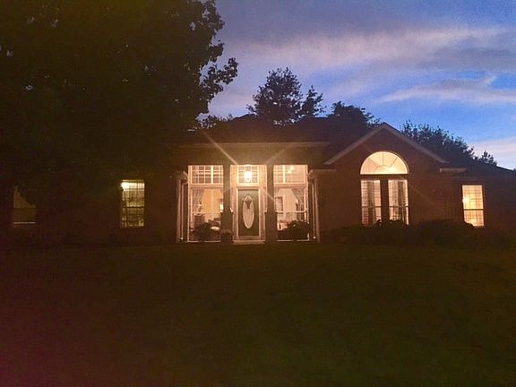 2nd image of 2129 Yorktown Dr
