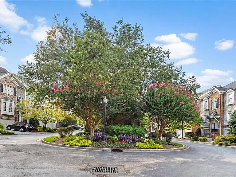 1108 Valley Overlook Dr NE — Photo 3