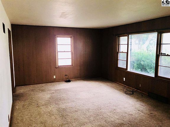 3rd image of 1323 E 10th Ave