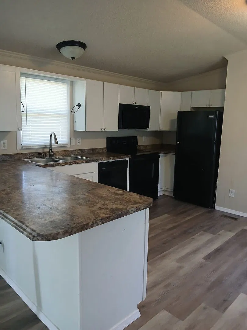Charming and comfort in this 2-bedroom, 2-bath home — Photo 3