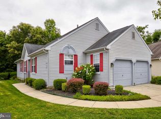 35 Glenview Way E, Gibbsboro, NJ 08026