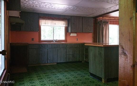 2nd image of 90 Avenue
