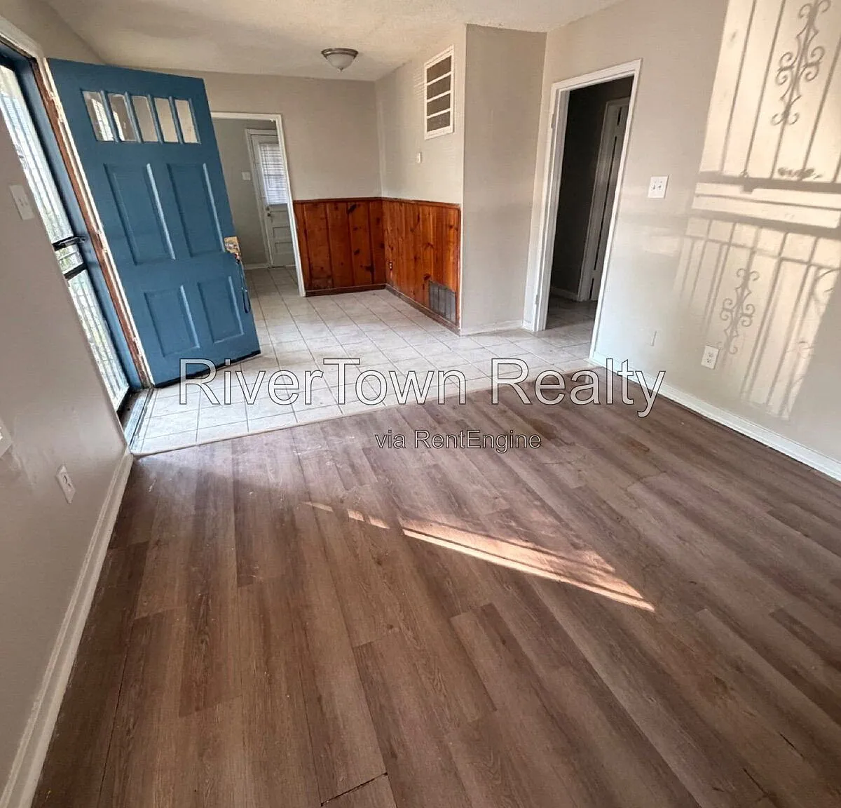 2 bed, 1.0 bath, 742 sqft, $895 — Photo 3