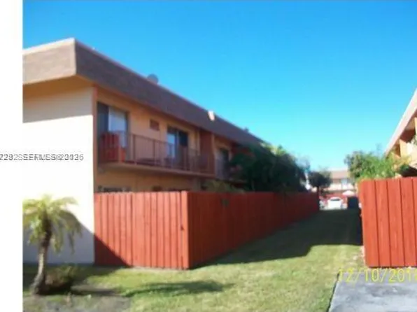 890 SW 129th Pl APT 208, Miami, FL 33184