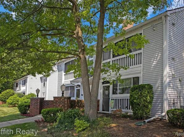 1217 Curzon Ct APT 203, Howell, MI 48843