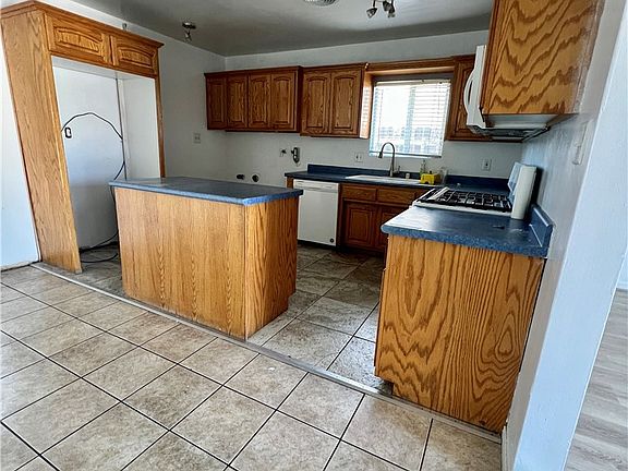 5th image of 7142 Church Ave