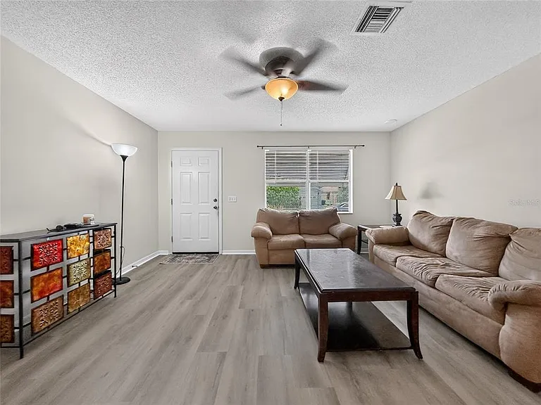 1222 Santos Pl — Photo 5
