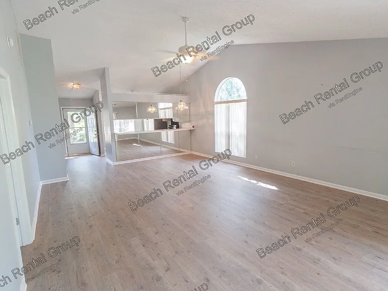 6661 Wisteria Dr — Photo 8