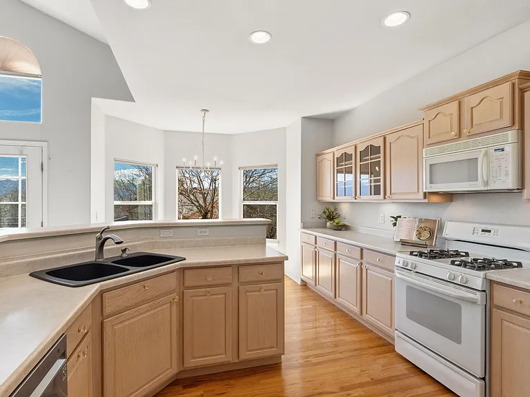 5330 Roundup Dr — Photo 10