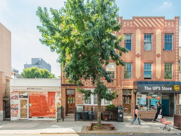 146 North Seventh Street image 2 of 36