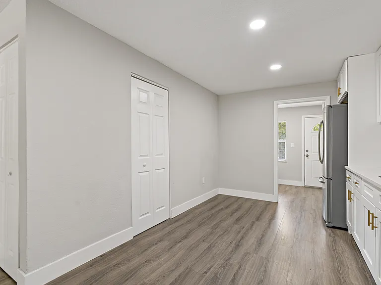 3810 S Randall St #B — Photo 9