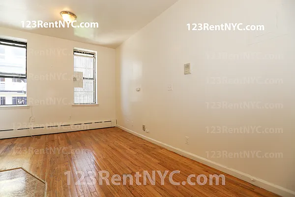 Rented by Chartwell Manhattan Realty | media 12