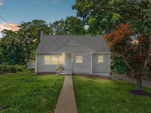 26 Helena Avenue, Mohegan Lake, NY 10547