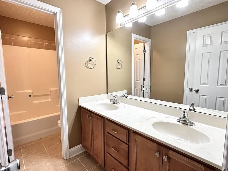 2928 Prioress Dr — Photo 21