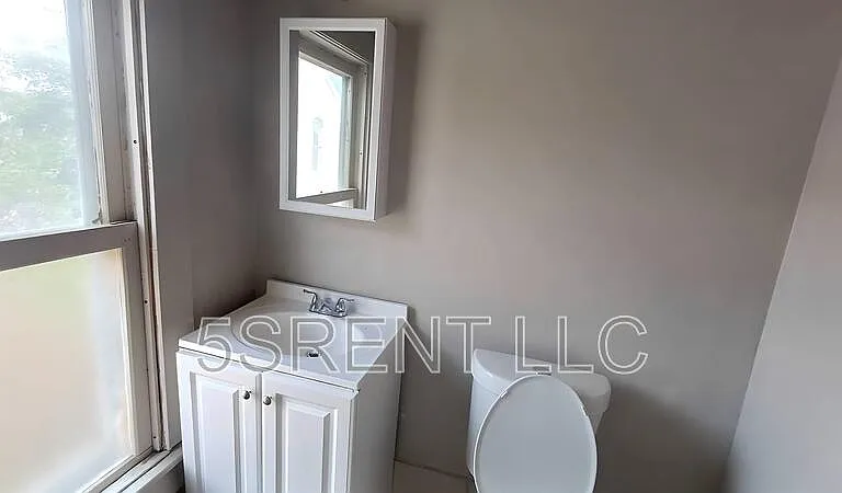 85 W 2nd St #4 — Photo 14