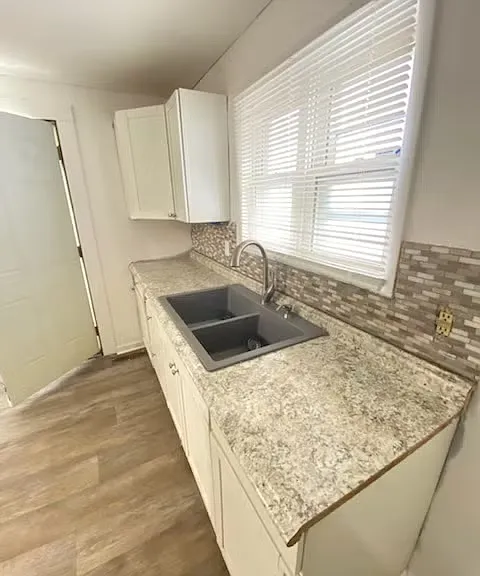 3261 Maplewood Ave — Photo 6