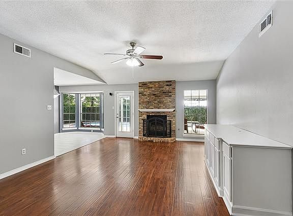 5th image of 213 Driftwood St