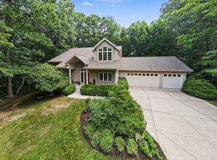7518 Barn Ridge Dr NE, Rockford, MI 49341