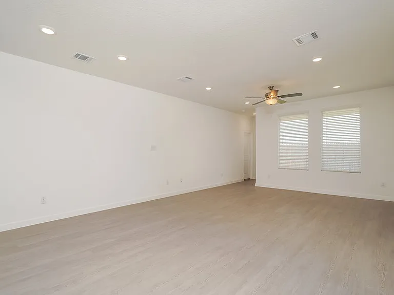 610 Kayden Ct — Photo 4