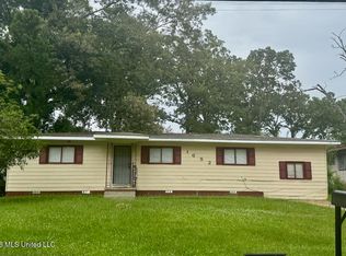 1652 Kentwood Dr, Jackson, MS 39212